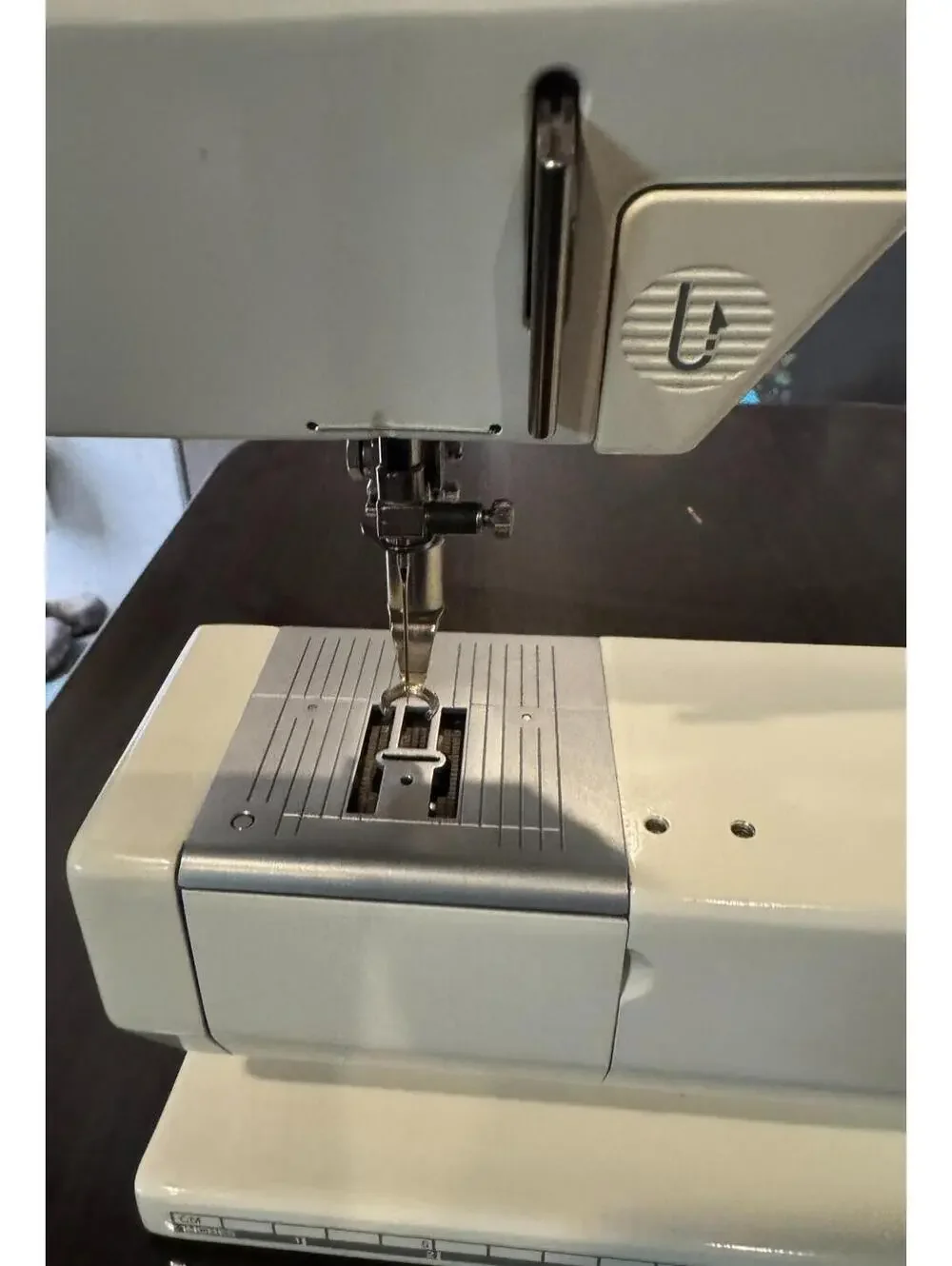 Bernina 1630 Inspiration Plus Computerized Sewing Machine w/ Case - Picture 9 of 9
